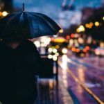 Ako sa účinne a trendy chrániť pred dažďom
